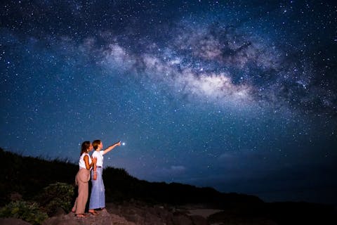 【宮古島】【一組貸切】見上げた瞬間、息をのむ星空ナイトフォトツアー〈日本カメラ社フォトコンテスト金賞受賞〉
