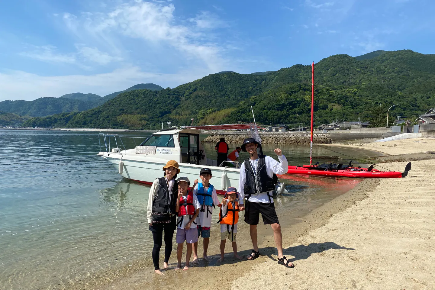 山口 周防大島 カヤック 船釣り 美味しいランチ付き タンデムアイランド 足漕ぎセーリングカヤック と貸し切りクルーザーでの簡単釣り 体験をお得に楽しもう アソビュー