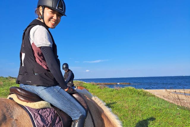 【三重・津市・乗馬体験】乗馬経験15鞍〜OK！海を眺めながら乗馬をしてみませんか♪海ライドプラン（体重制限75kg以下）