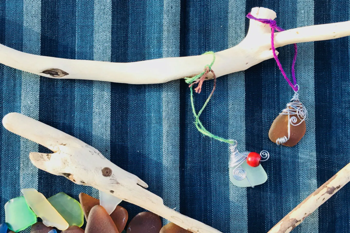 三重県 伊勢志摩 手作りアクセサリー 手ぶらでok シーグラスを使った 世界に一つだけのアクセサリー作り体験 アソビュー