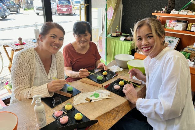 【東京・町田・和菓子教室】こだわりの素材で季節の和菓子作りと茶道体験教室