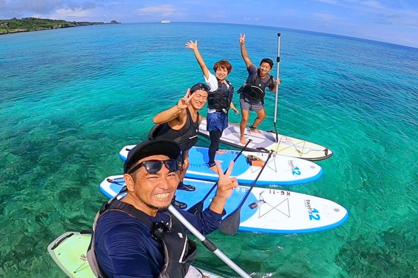 【沖縄・恩納村・SUP】楽しみ方いろいろ！碧く澄んだ沖縄の海でSUPクルージング