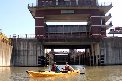 【東京・東大島・シーカヤック】まるでパナマ運河！ロックゲートをカヤックでくぐろう（半日：Bコース）