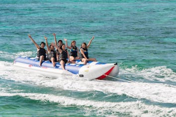 沖縄・青の洞窟・マリンスポーツ】6種の絶叫マリン1時間遊びたい放題