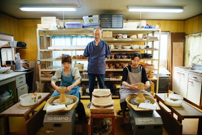 山口・萩・電動ろくろ】☆1回1組様貸切☆伝統工芸士の指導で楽しく萩焼