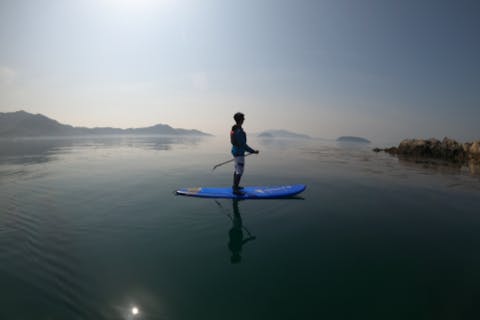 【山口・周防大島・SUP】瀬戸内に沈む夕日を海から眺めよう！サンセットSUP