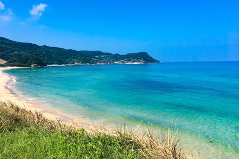 【山口・長門・サーフィン体験】サーファーに人気の透明度の高い海で！サーフィン体験スクール