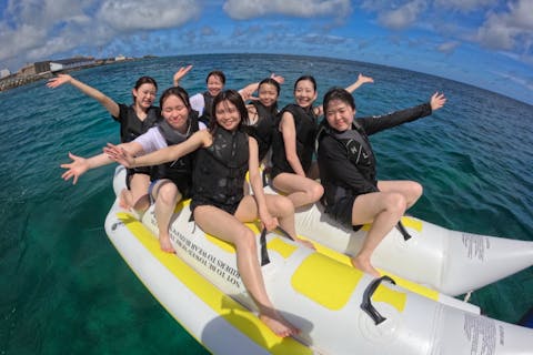 【沖縄・那覇・宜野湾】最新の絶叫系マリンアクティビティ『3点Bプラン』 3点は当日現地で選択OK！バナナボートや最新の乗り物がいっぱい♪