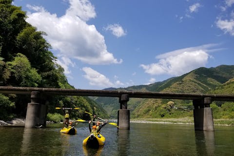 【高知・越知・カヌー】奇跡の清流「仁淀川」を満喫！完全貸切りカヌーツアー
