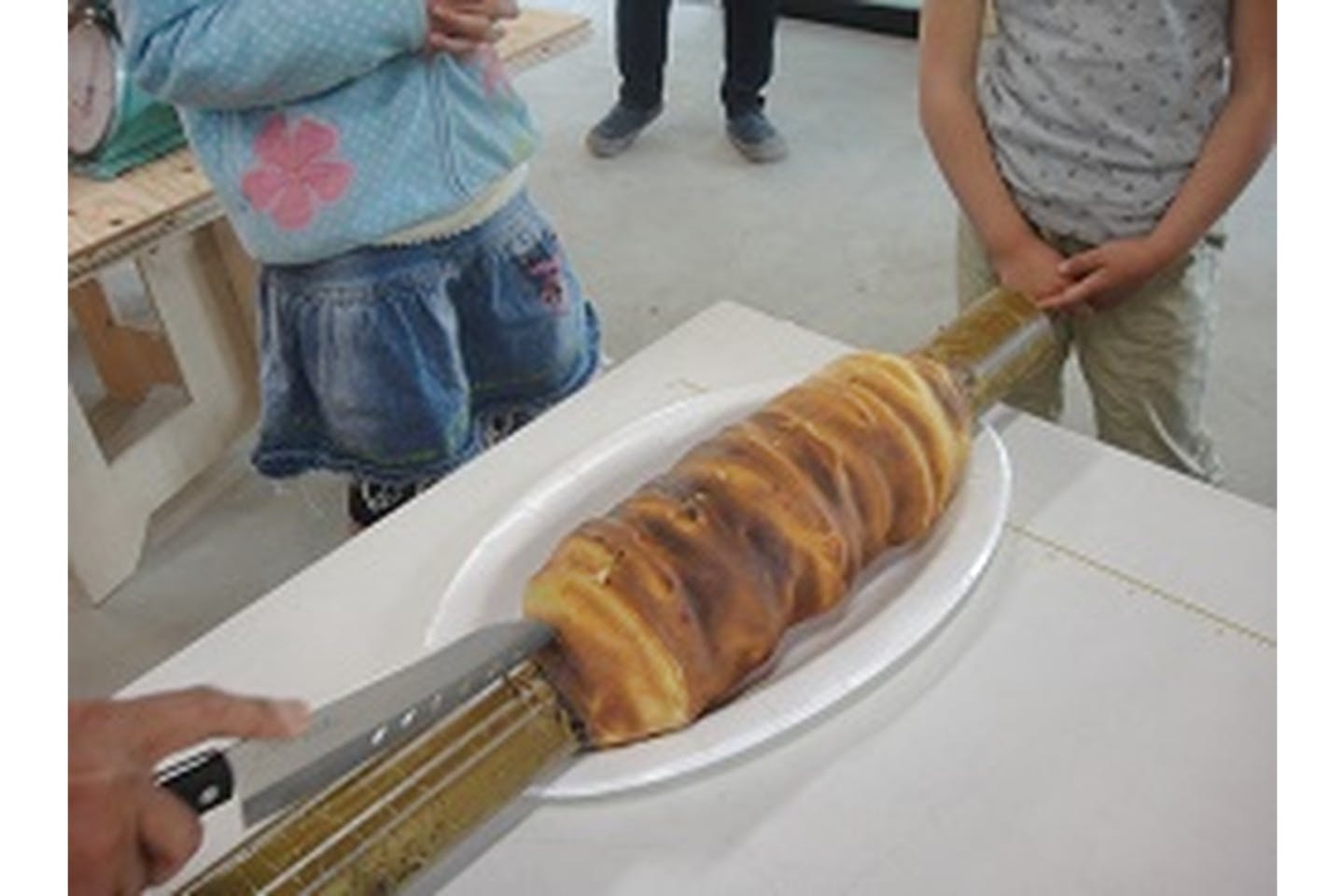 【山梨・道志村・お菓子作り教室】年輪模様のヒミツが分かる。バームクーヘン作り体験