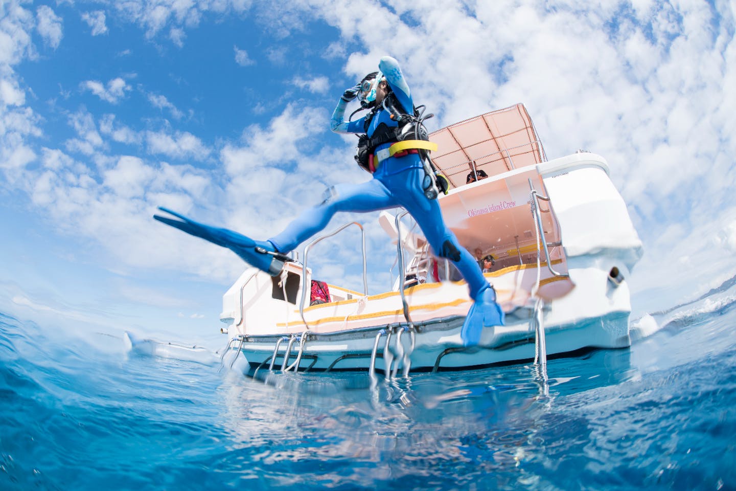 【沖縄・那覇・ダイビングライセンス取得】世界の海に潜れるオープンウォーターコース