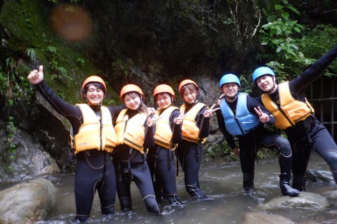 【山梨・大月・シャワークライミング】BBQ付き！シャワークライミングツアー