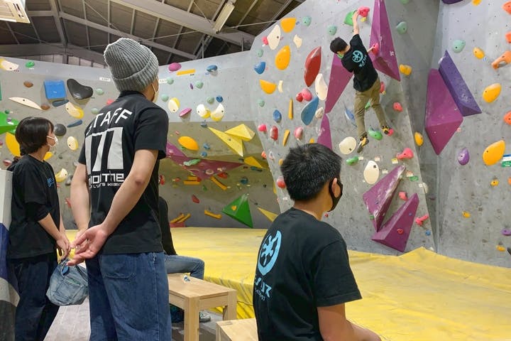 Monolithe Bouldering Gym 川越店（モノリス ボルダリングジム）