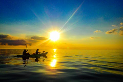 【沖縄・シーカヤック】2歳から感動のサンセットをシーカヤックでご堪能★写真プレゼント！
