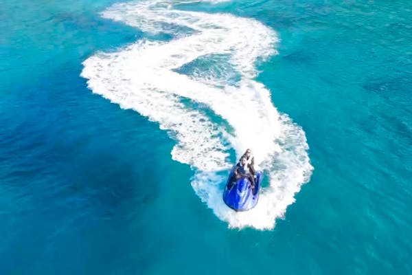 奄美大島【水上バイク】（シュノーケリング付き）南の海でジェット