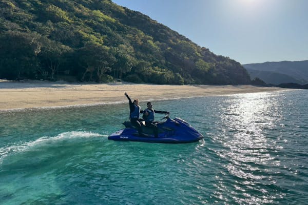 奄美大島【水上バイク】（シュノーケリング付き）南の海でジェット