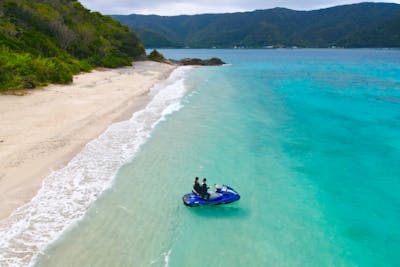 奄美大島【水上バイク】（シュノーケリング付き）南の海でジェット