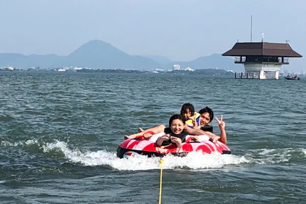 滋賀・大津・チュービング】水上のアトラクション！琵琶湖で