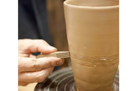 【神奈川・鎌倉・手びねり】初めての方も気軽に楽しめる手ろくろ＆手びねり！作品2個