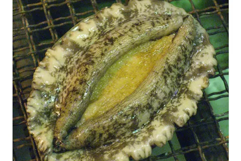 【三重・鳥羽・お土産屋】店内で使える割引クーポン付き！伊勢エビとアワビを食べ比べ