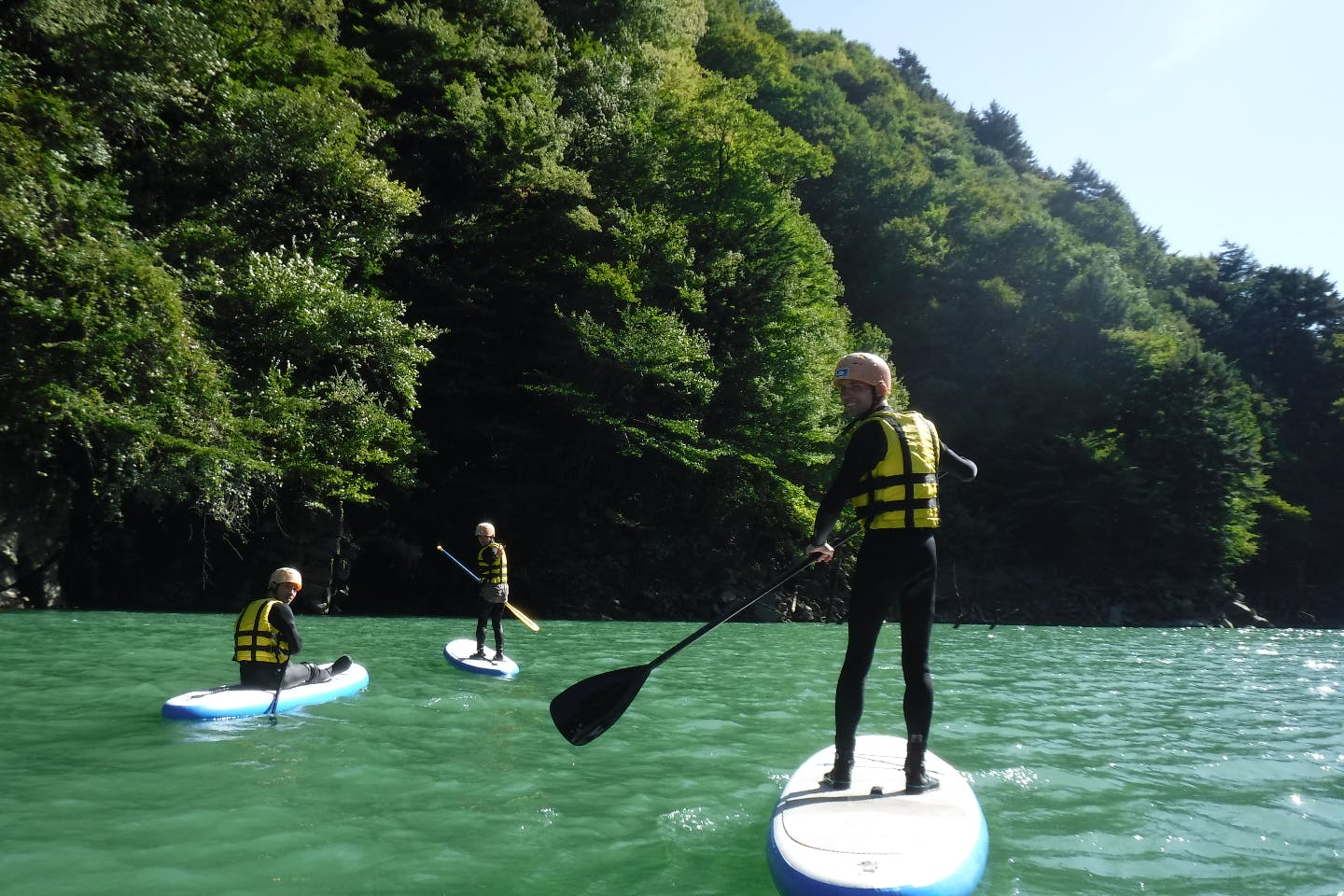 【長野・松本・SUP】秘境の湖を漕ぎ進もう。梓湖SUPアドベンチャー体験コース