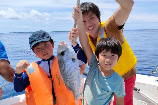 【沖縄・石垣・船釣り】人気釣りスポットでお手頃にフィッシング！乗り合いプラン