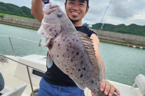 【沖縄・石垣・船釣り】南国・石垣島の海で釣りを堪能！お気楽1日チャータープラン