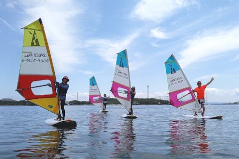 【神奈川・横浜・ウインドサーフィン 】小学生からシニア世代まで初心者大歓迎！八景島の目の前でマリンスポーツにトライ！