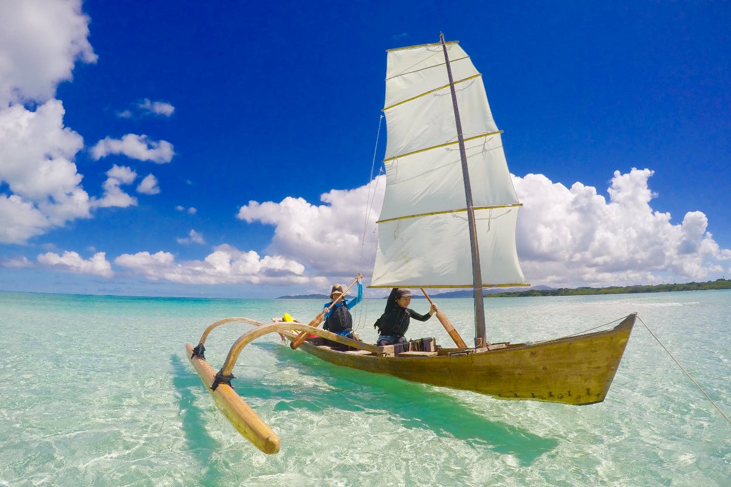 【沖縄・竹富・ヨットクルージング】完全貸切！沖縄伝統の帆掛け船「サバニ」ツアー