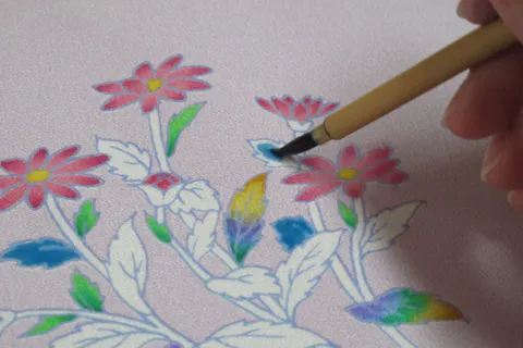 石川 金沢 友禅染め 加賀友禅の本格手描き染めに挑戦 ミニ染額制作体験 1個 アソビュー