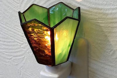 宮城・仙台・ステンドグラス体験】6枚のガラスでかわいい灯り