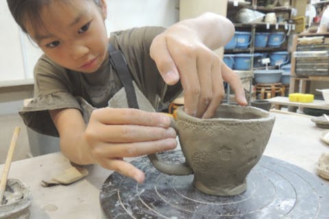 【東京・広尾・手びねり】小中学生にぴったり！自由研究向けの陶芸体験　陶器1‐3個