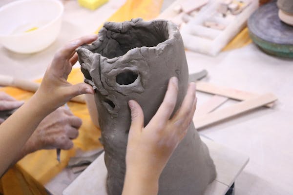 東京・広尾・手びねり】小中学生にぴったり！自由研究向けの陶芸体験