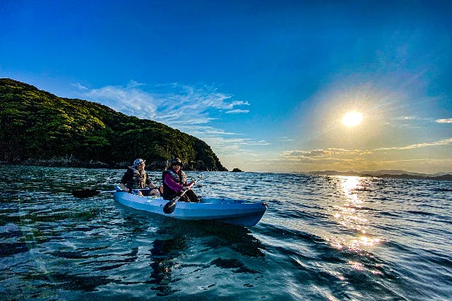【三重・志摩・シーカヤック】GoPro撮影付き・ガイドツアー！透明度抜群の海に！夕暮れにはサンセットツアーも！
