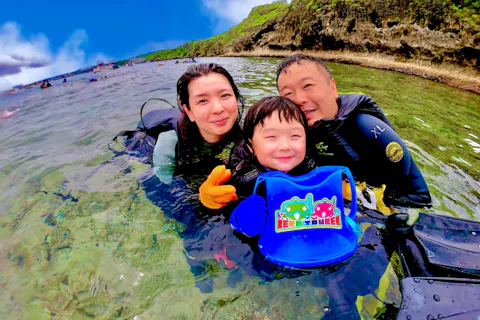 【沖縄・読谷村・シュノーケリング】青の洞窟シュノーケリング＆ちゅら海SUP