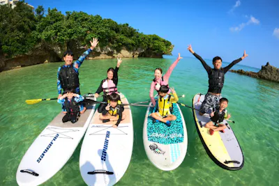 沖縄・読谷村・SUP】茜色に染まる海の上で美しい夕陽を眺める！サン