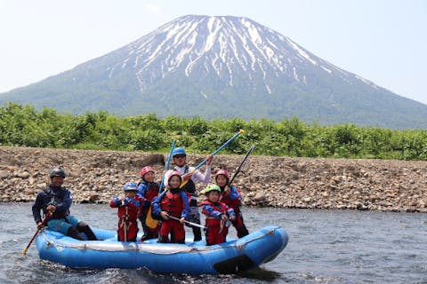 【北海道・ニセコ・ラフティング】尻別川の夏コースでいっぱい遊んじゃおう♪プラン、雄大な景色も大満喫！！