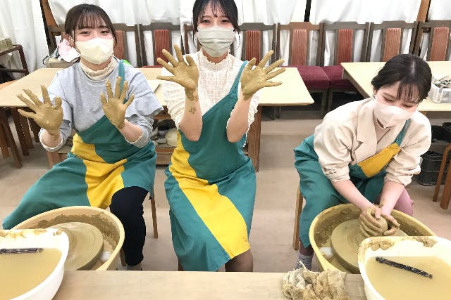【広島・東広島・電動ろくろ】緑に囲まれた広い工房で電動ろくろ体験！  数点制作の中から1点焼成
