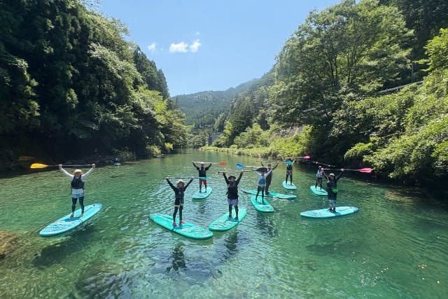 【高知・仁淀川・SUP】仁淀ブルーに1番近い場所でSUP体験。にこ淵まで35分。GpPro撮影あり。有資格インストラクターで安心。2歳～OK、仁淀川町エリア唯一の愛犬とドッグSUP対応店!