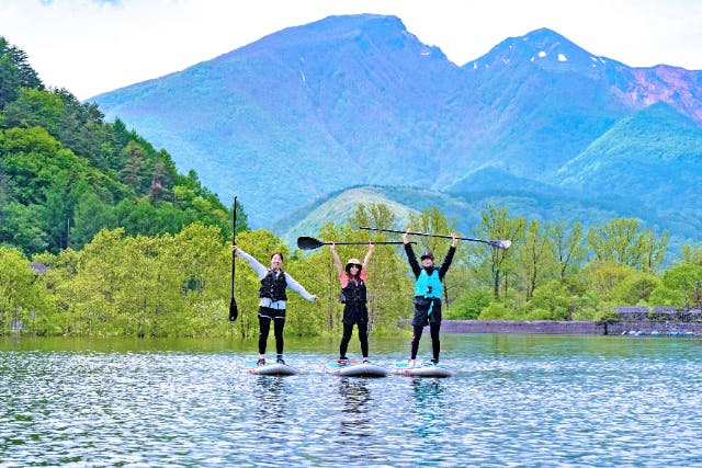 【福島・裏磐梯・SUP】絶景SUP体験＆ガイドツアー！！水位によって様々に姿を変える秘境の湖「秋元湖」で唯一の提供、初心者にも経験者にもおすすめ！！