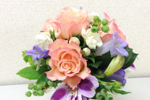 東京 吉祥寺 フラワーアレンジメント 英仏スタイルの生花アレンジメント制作体験 アソビュー