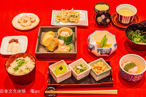 【京都の仕出し文化を体験】京都で味わう老舗仕出し割烹の会席盛り付け体験