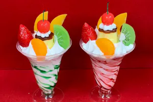 大阪府・大阪市・食品サンプルづくり】超リアル！パフェの食品サンプル
