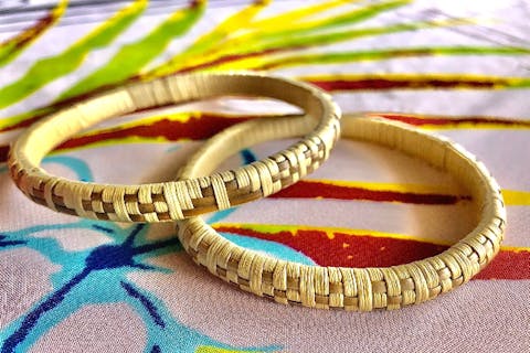 【沖縄・古宇利島・伝統工芸】100年以上続くアクセサリー作り！琉球アダン葉編み