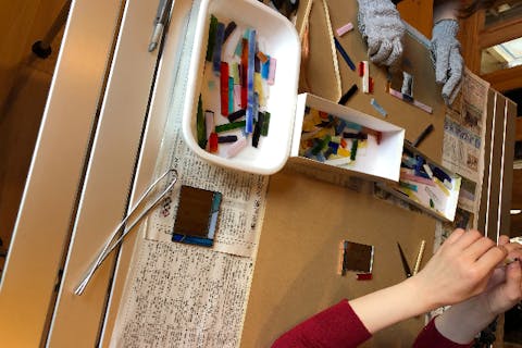 【長野・白馬・ステンドグラス体験】初めてでもOK！ステンドグラスの手鏡をつくろう