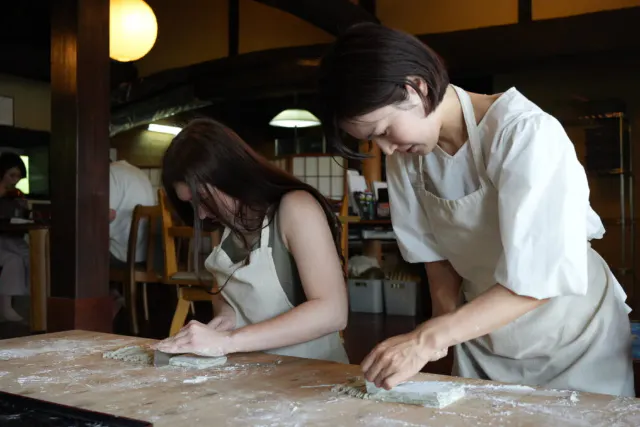 【京都・和束町・料理体験】京都・奈良の食文化体験｜茶蕎麦・柿の葉寿司・吉野葛のくず餅
