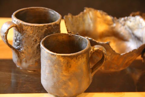 【東京・表参道・手びねり】宇宙をモチーフにしたアトリエで自分の好きな器を造形