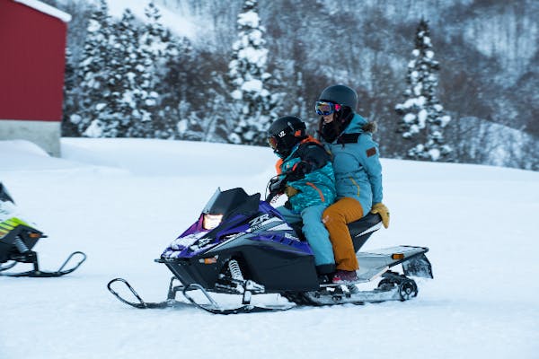 岩手・北上・スノーモービル】4歳からOK！スノーモービルファミリー