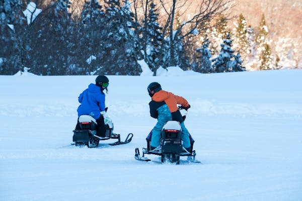 岩手・北上・スノーモービル】4歳からOK！スノーモービルファミリー