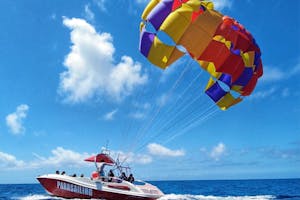 沖縄・慶良間・パラセーリング】空から眺めるケラマブルー 4便開催